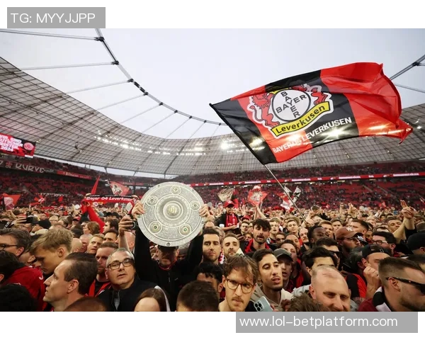 友谊赛精彩对决巴黎圣日耳曼与阿森纳战成平局引发全场热烈反响