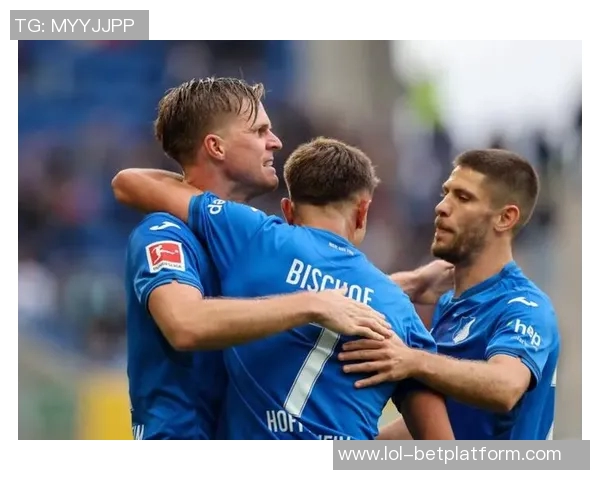 欧联杯精彩对决里昂大胜那不勒斯红牌事件引发全场热议