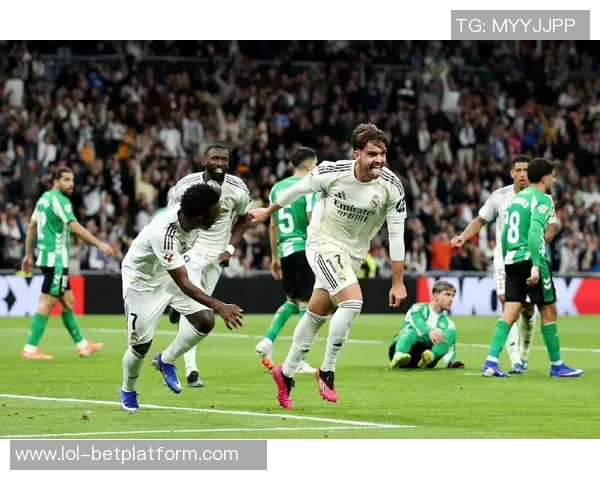 西甲精彩对决AC米兰逆转切尔西帽子戏法引爆全场激情