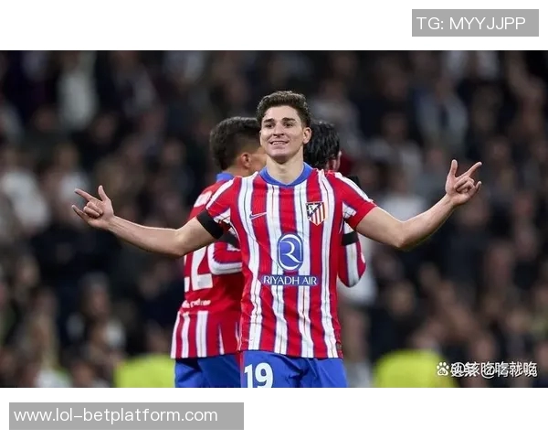 中超赛场巴萨小胜马竞引发争议判罚全场沸腾瞬间回顾