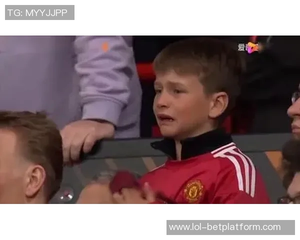 欧联杯惊天冷门里昂狂胜曼联五球引发全场震动集锦回顾