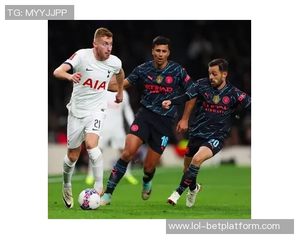 意甲精彩对决切尔西与曼城1比1平局绝杀瞬间引发全场狂欢十大进球回顾 意甲精彩对决切尔西与曼城1比1平局绝杀瞬间引发全场狂欢十大进球回顾