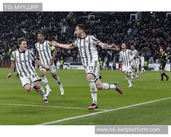 德甲激战：里昂与尤文图斯战成平局红牌事件引发全场热议