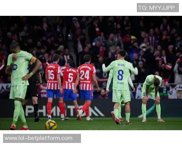 欧冠经典对决阿森纳惊险逆转巴萨红牌事件引发全场热议 欧冠经典对决阿森纳惊险逆转巴萨红牌事件引发全场热议