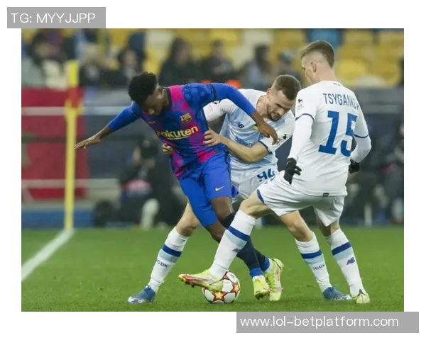 本菲卡友谊赛大胜巴萨三球绝杀瞬间点燃全场激情 本菲卡友谊赛大胜巴萨三球绝杀瞬间点燃全场激情