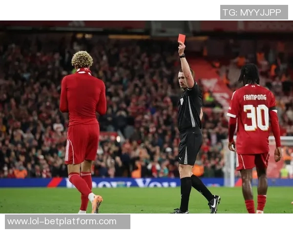 友谊赛精彩回顾：利物浦逆转里昂红牌争议引发全场热议