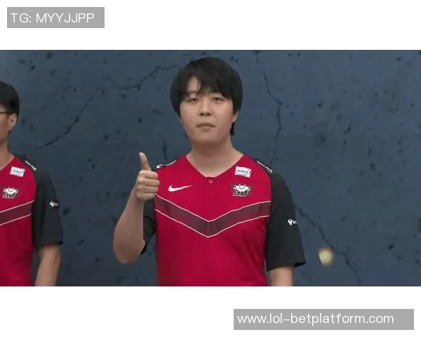 友谊赛精彩回顾:里昂逆转那不勒斯全场沸腾转会动态引关注