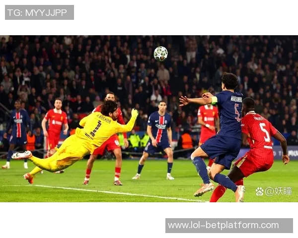 中超赛场惊现大逆转曼城6比2战胜巴黎圣日耳曼引发全场狂欢