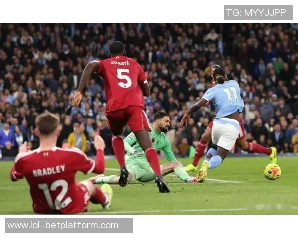 欧联杯惊天逆转利物浦2-1战胜曼联引发全场狂欢