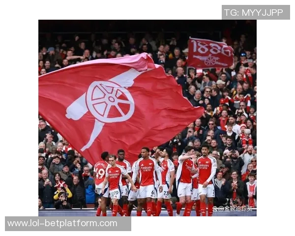 友谊赛精彩回顾：那不勒斯轻取阿森纳红牌事件引发全场热议